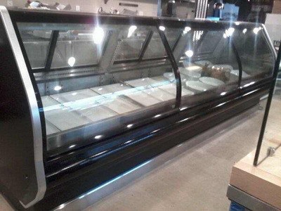 24 ft deli & meat case run curve glass r