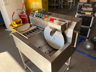 Chocolate Tempering and Molding Machine