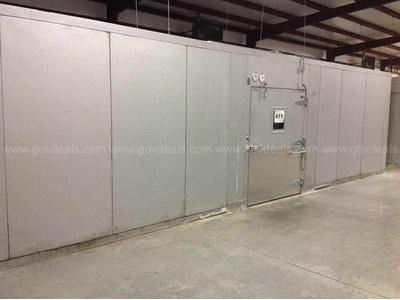  Walk In Freezer ( 25 x 32 x 8.6 )