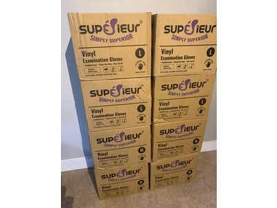 8,000 pcs Vinyl Gloves