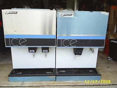 2 ice dispensers