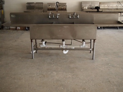 3 BAY STAINLESS STEEL SINK