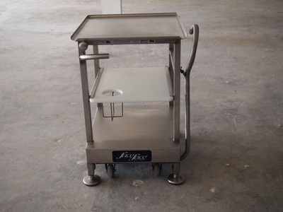 PORTABLE STAINLESS STEEL TABLE